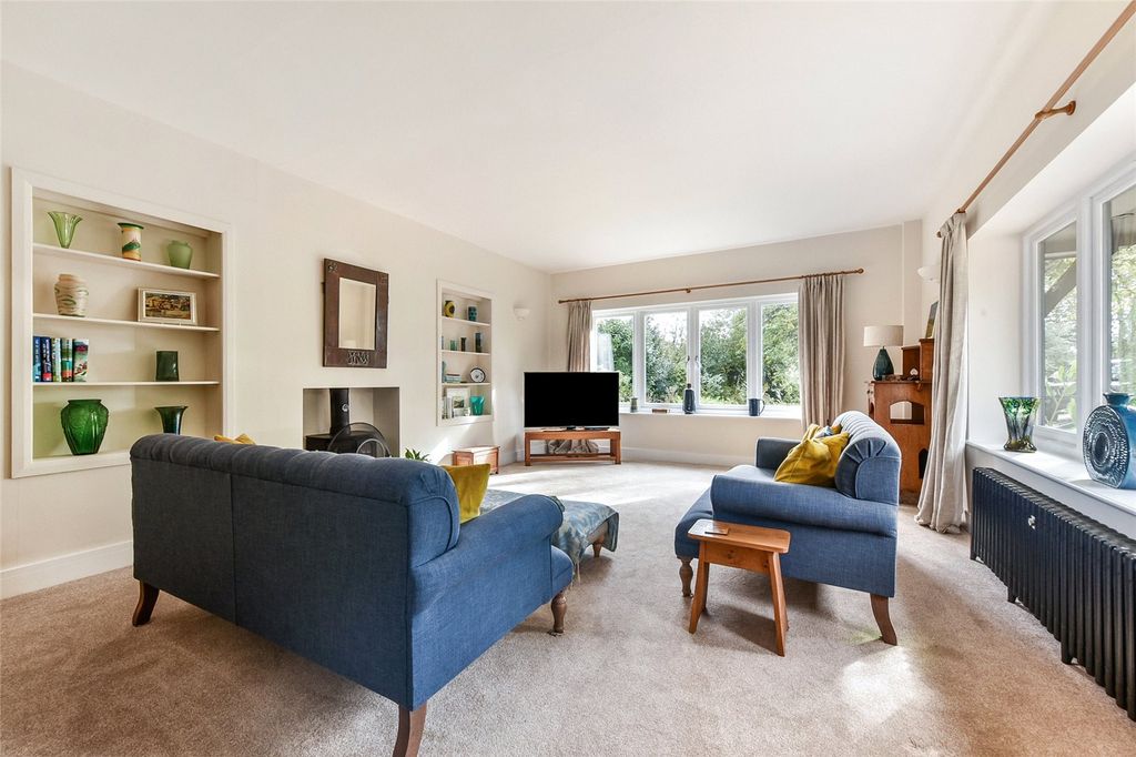 Property photo 3 of 15 Sitting Room