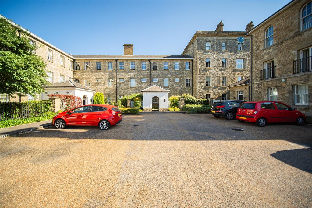 Property photo 1 of 11 St Andrews Park-11.Jpg