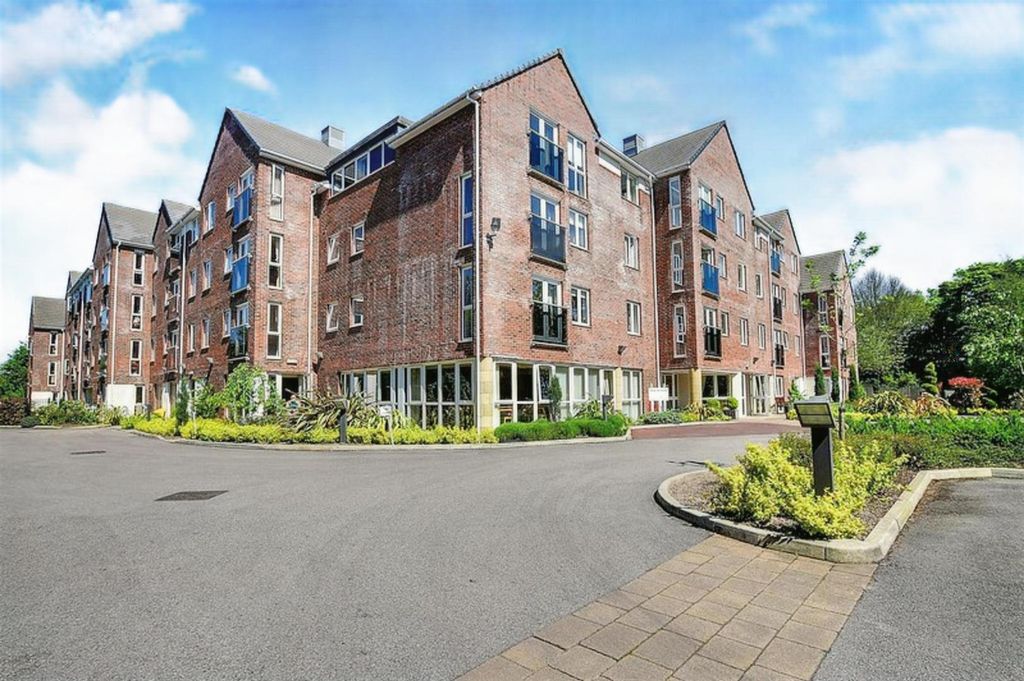Property photo 1 of 44 Dutton Court.Jpg