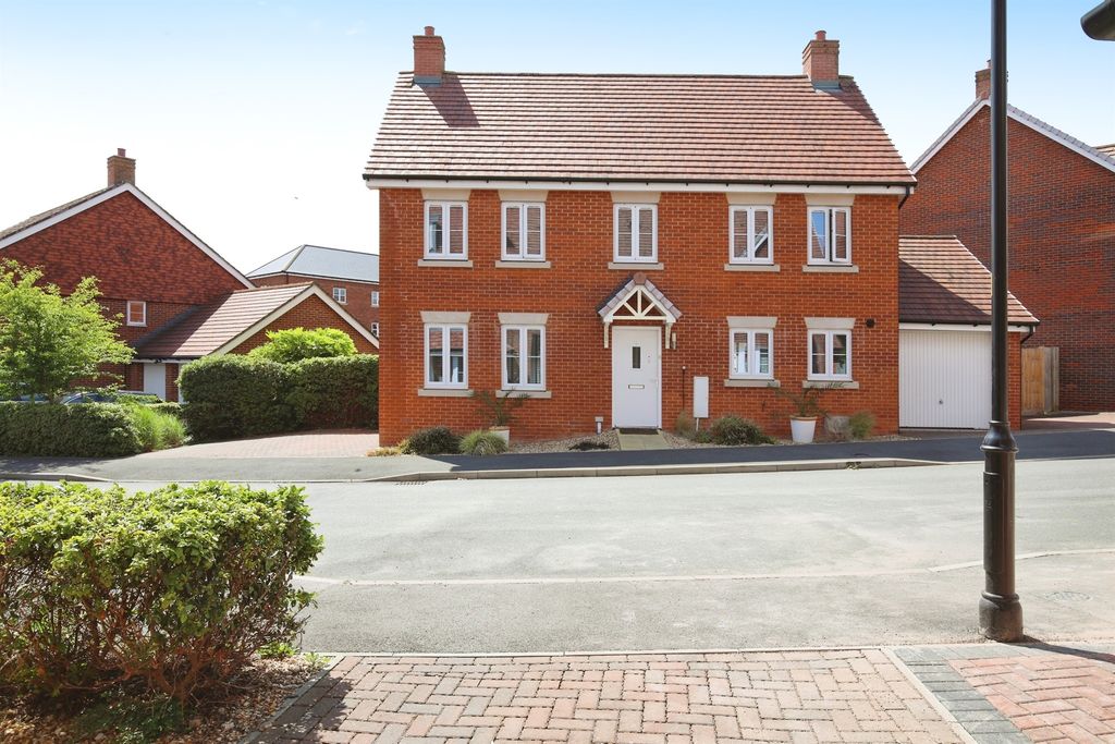 Property photo 2 of 16