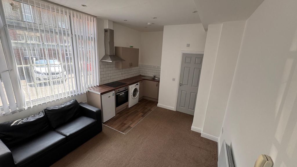 Property photo 1 of 5 New Commerce House, Flat 16