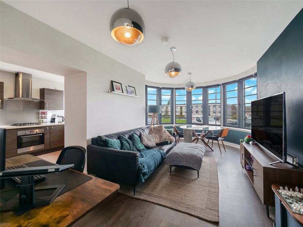 Property photo 2 of 18 Picture No. 10