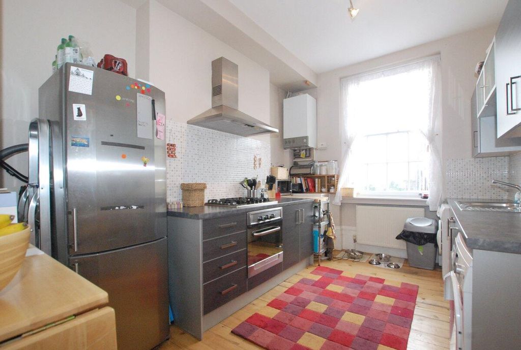 Property photo 3 of 5 Kitchen