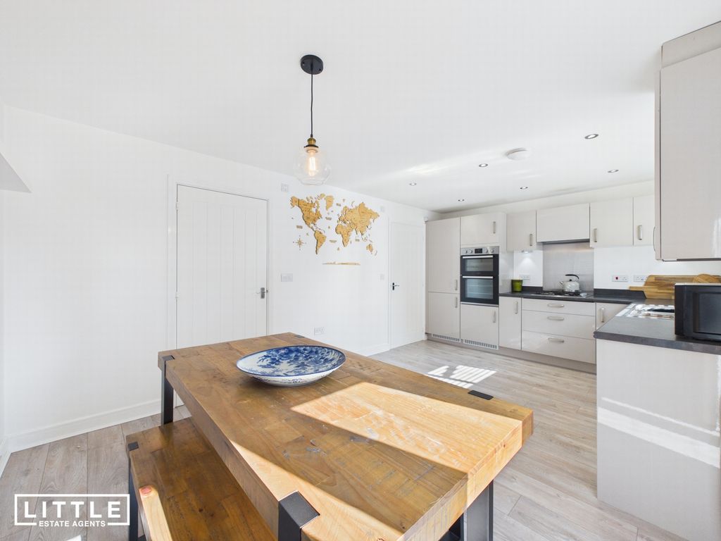 Property photo 3 of 43 Photo 5