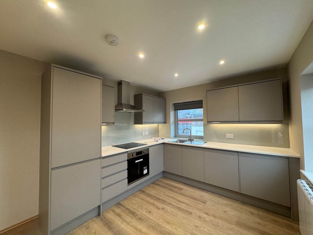 Property photo 3 of 9 Kitchen