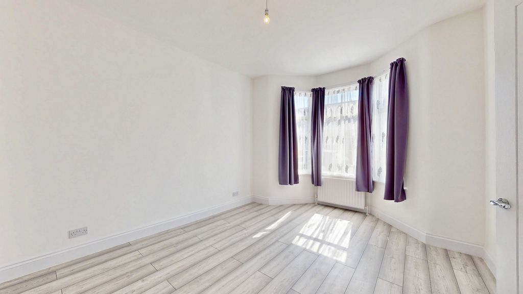 Property photo 2 of 23 Photo 8