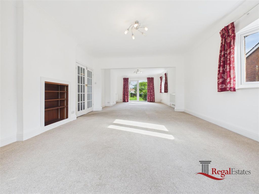 Property photo 3 of 35 Cam02489G0-Pr0273-Still009.Jpg