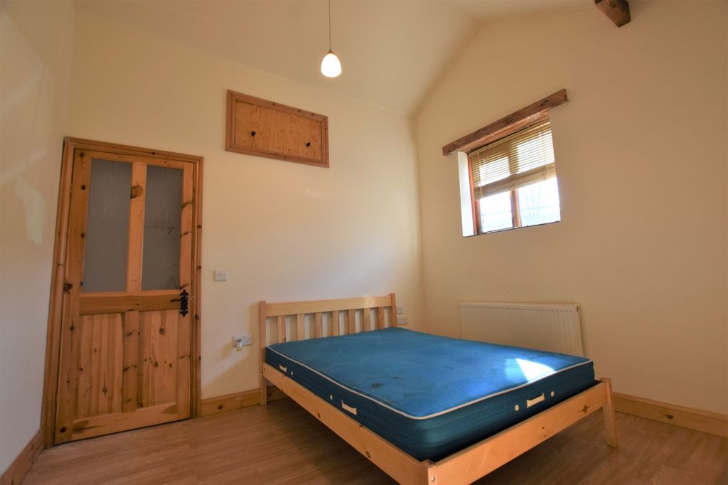 Property photo 3 of 8 Bedroom
