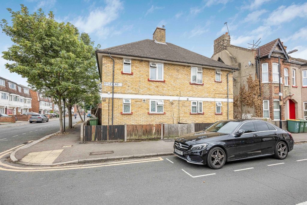 Property photo 1 of 12 1623070