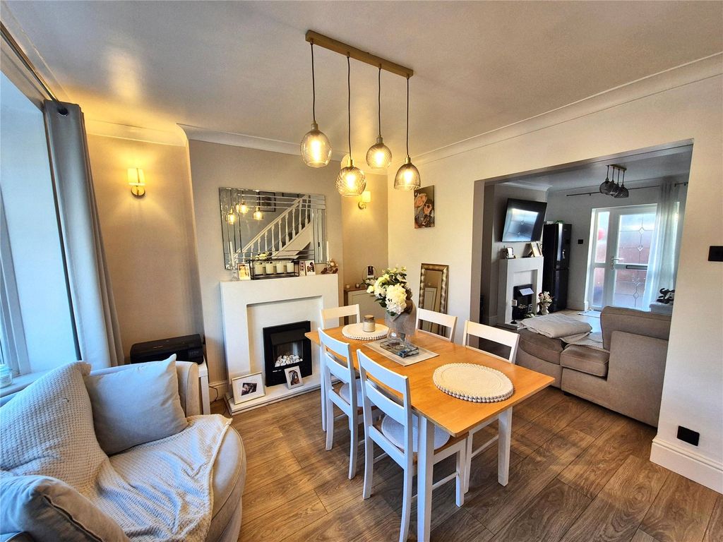 Property photo 2 of 18 Openplan Dining Room