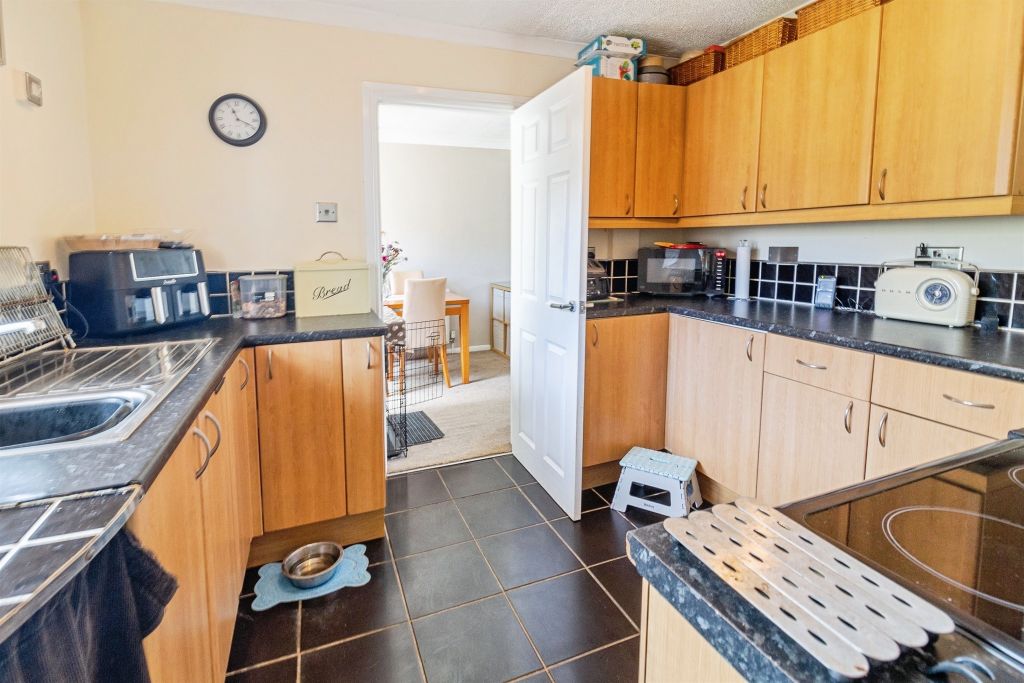 Property photo 2 of 16