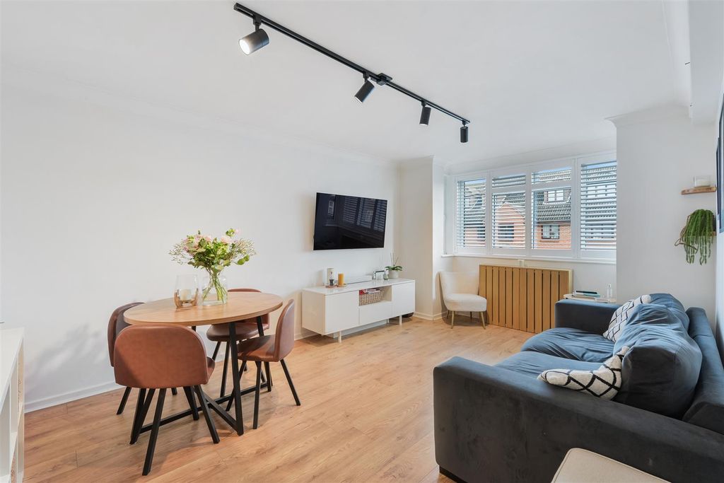 Property photo 2 of 12 Amy Court (10).Jpg