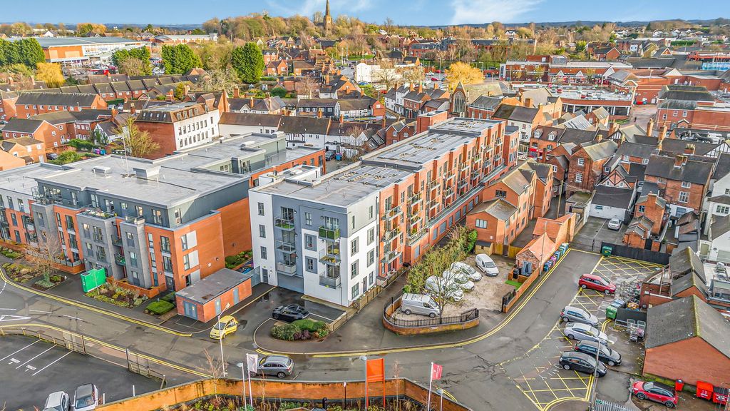 Property photo 2 of 21