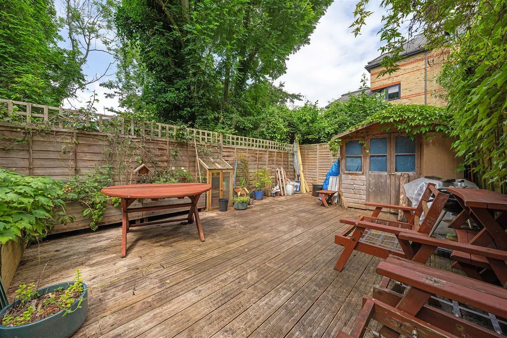 Property photo 3 of 11