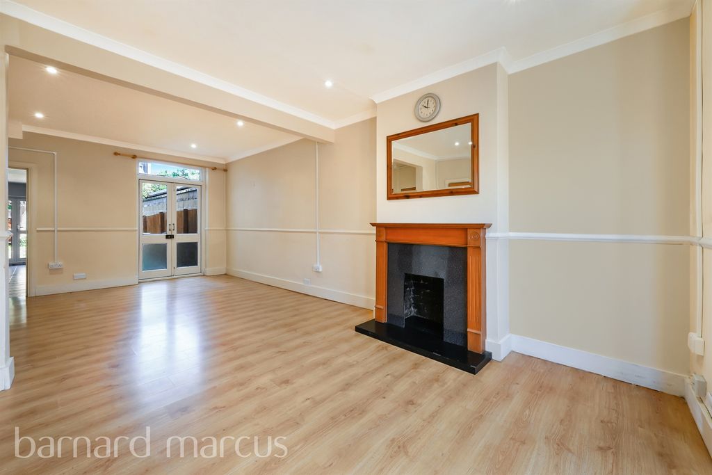 Property photo 2 of 21