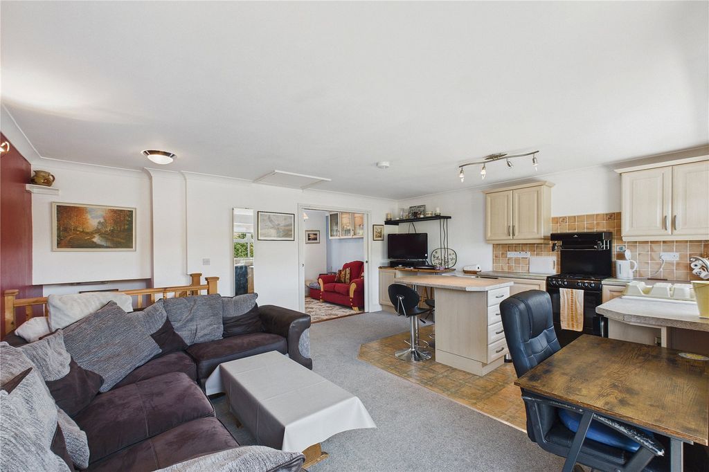 Property photo 3 of 12 Picture No. 10