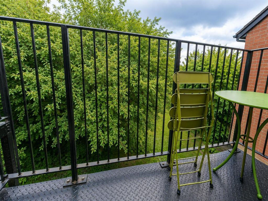 Property photo 3 of 11 Balcony