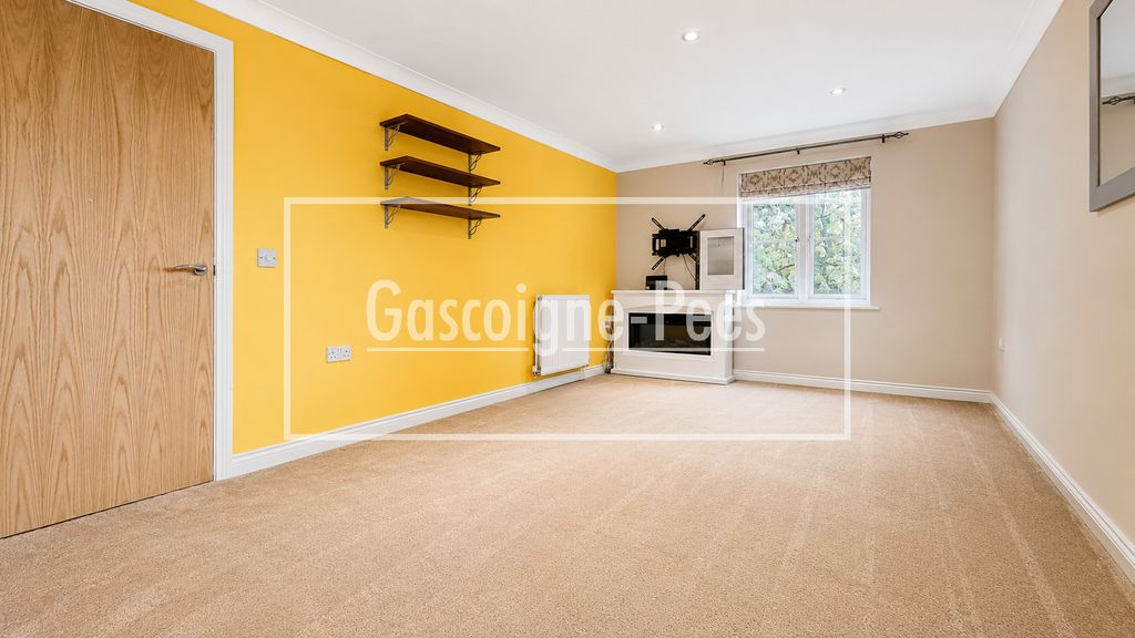 Property photo 3 of 6