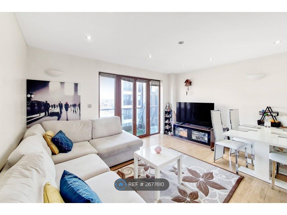 Property photo 1 of 11 Living Room