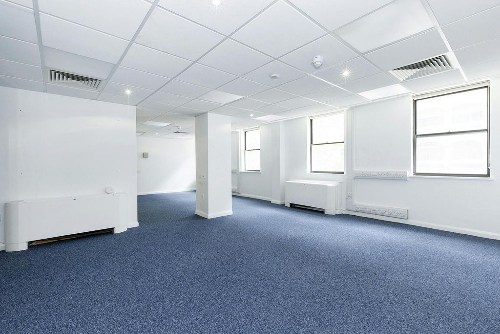 Property photo 2 of 6 123 Grays Inn Road 17.Jpg