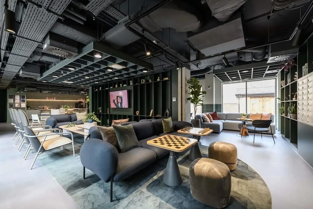 Property photo 3 of 12