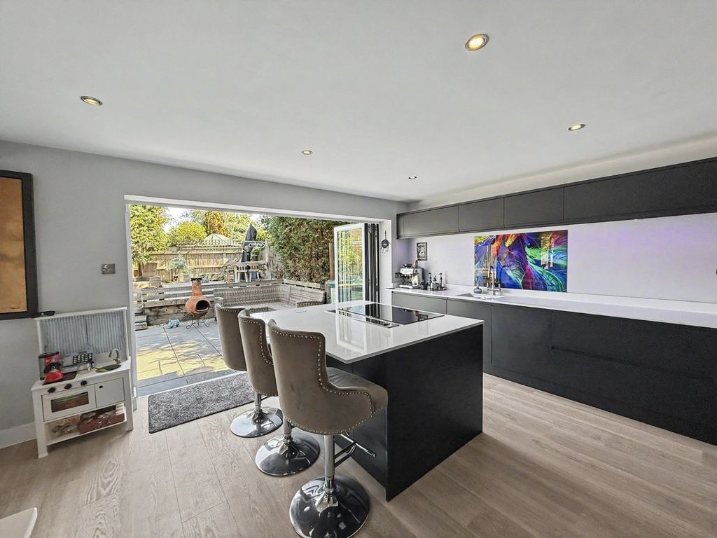 Property photo 2 of 53 5365845