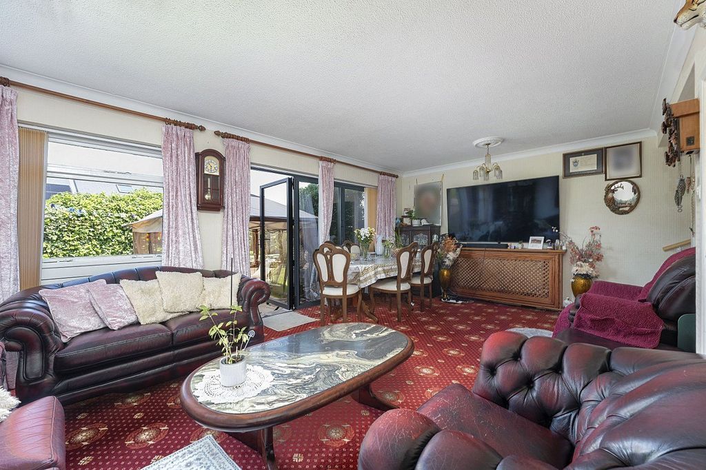 Property photo 2 of 15 Picture No. 05