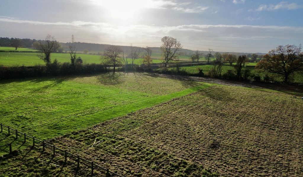 Property photo 3 of 8 Photo 3