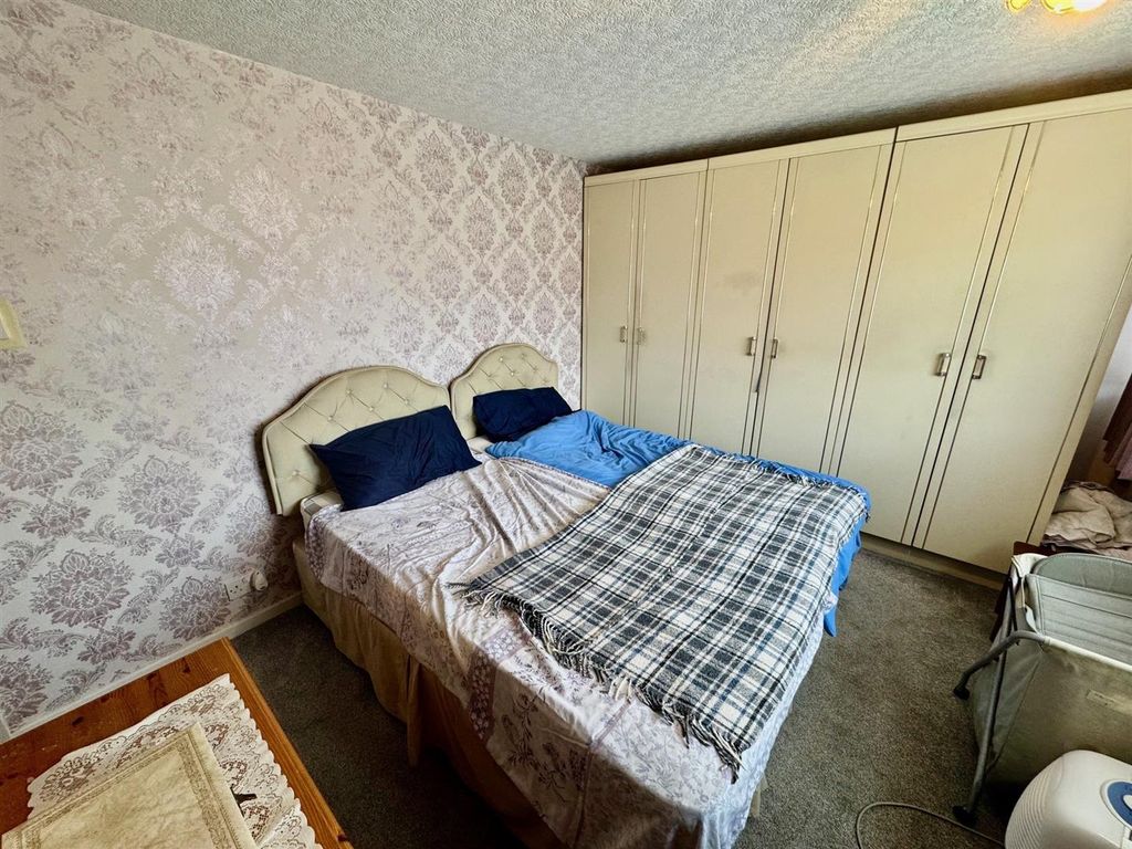 Property photo 3 of 16 Bedroom 1.Jpg