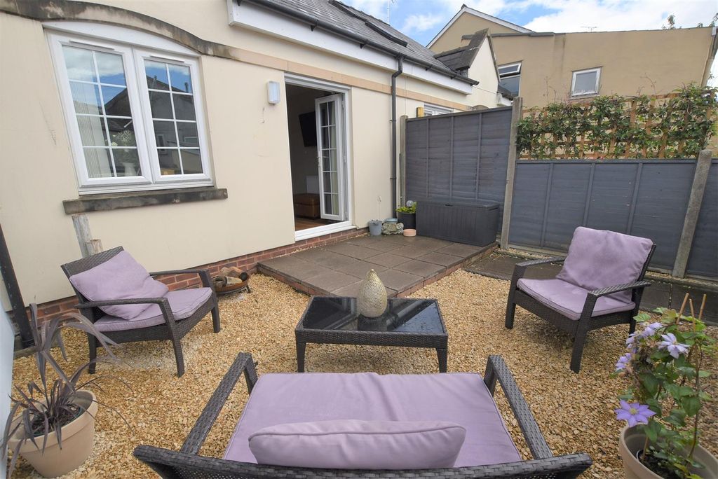 Property photo 3 of 11