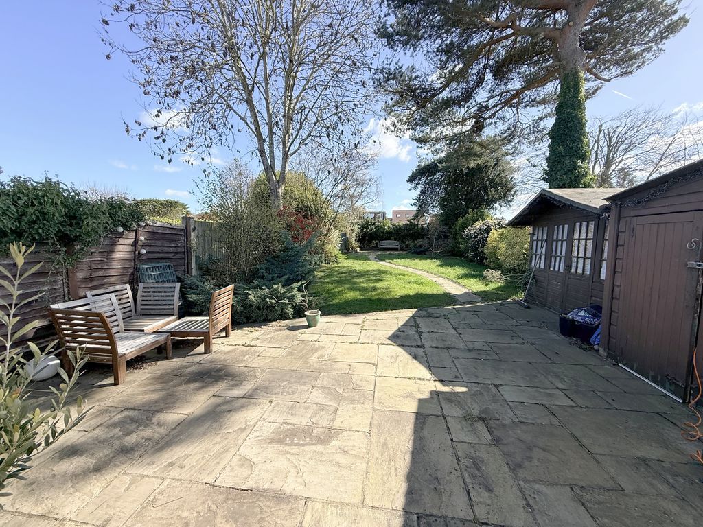 Property photo 3 of 15 Garden