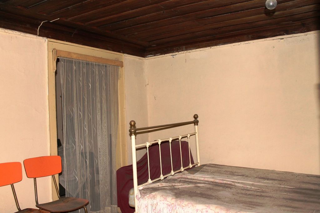 Property photo 2 of 28