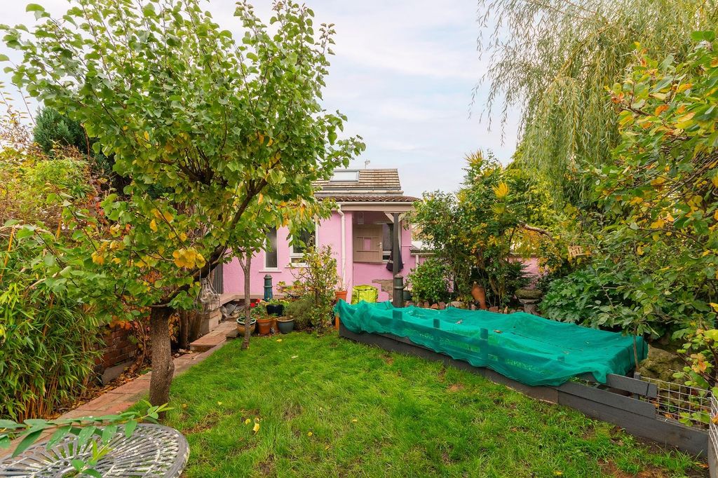 Property photo 3 of 45 0W1Sse - External E.Jpg