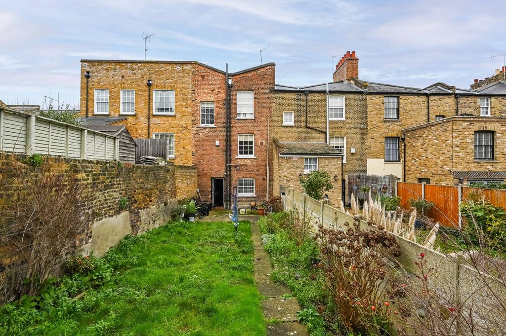 Property photo 3 of 11