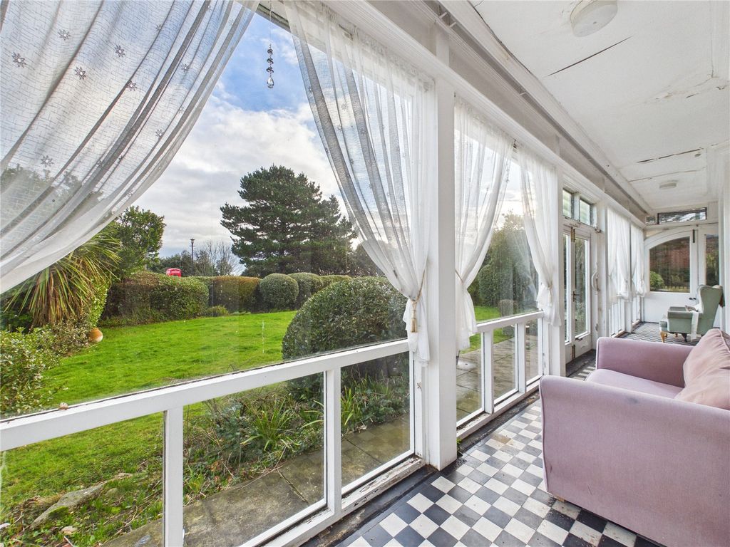 Additional image 11 of 3 bed flat for saleHamilton Gardens, Felixstowe, Suffolk IP11