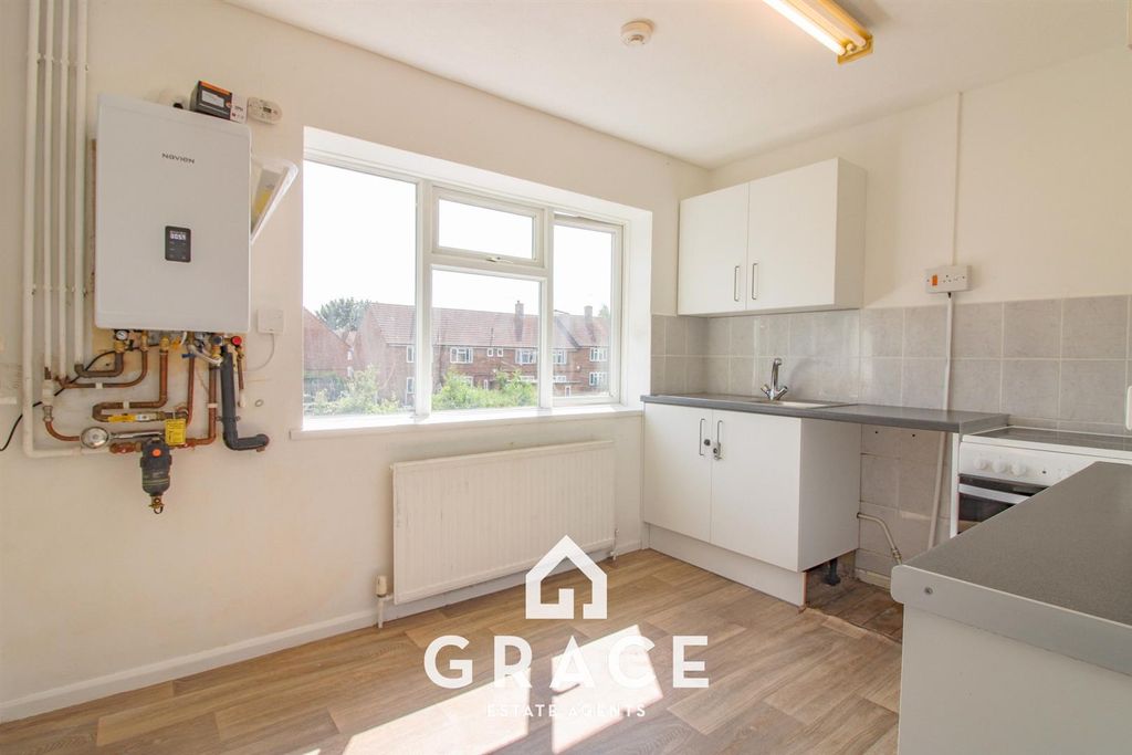 Property photo 2 of 12 Kitchen