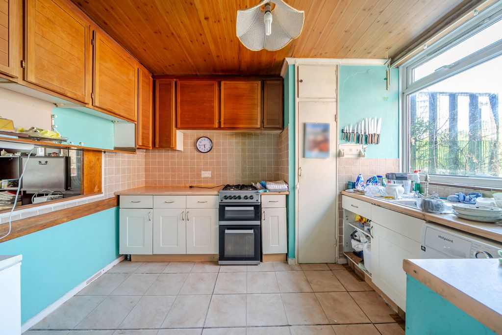 Property photo 2 of 15 1483525-4-6A3d13F...
