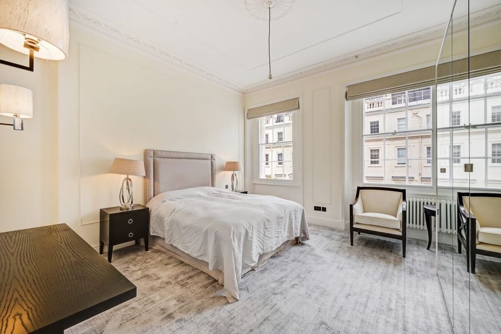 Property photo 3 of 12 Jll