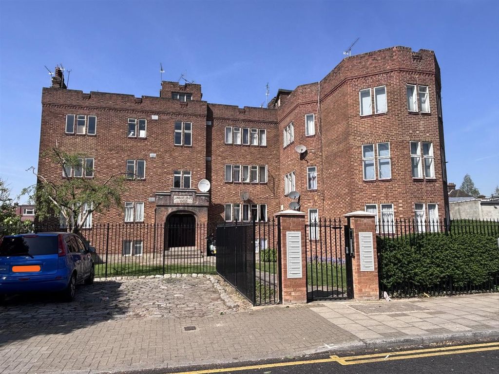 Property photo 1 of 7