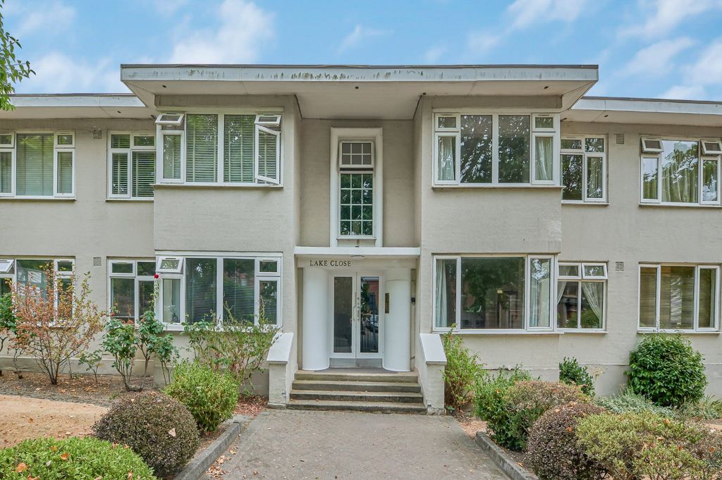 Property photo 1 of 10 Exterior
