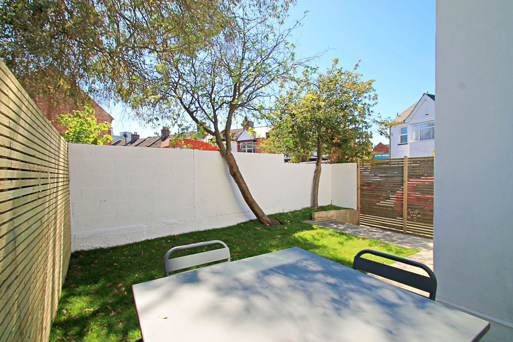 Property photo 2 of 10 Photo 7