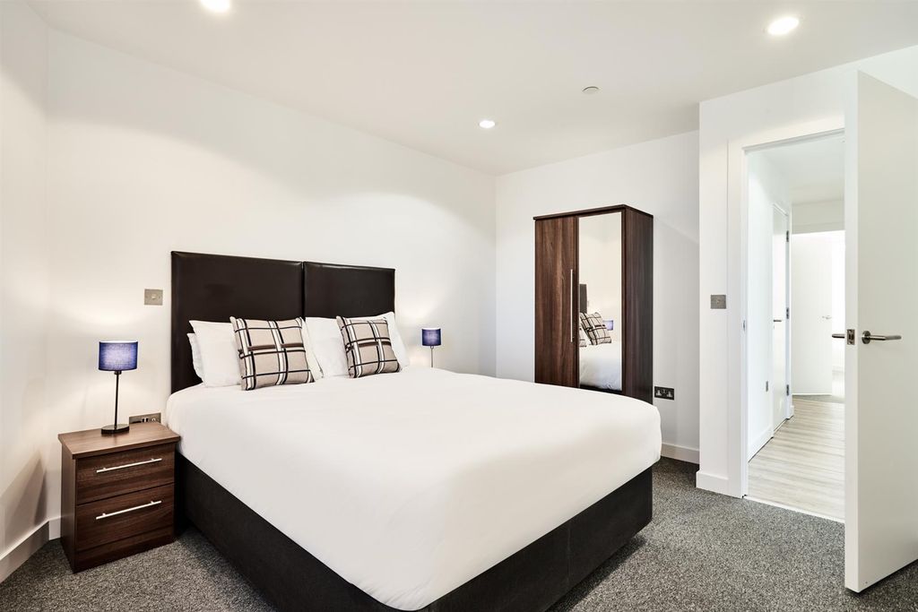 Property photo 2 of 5 Quest_Salfordquays_1.Jpg