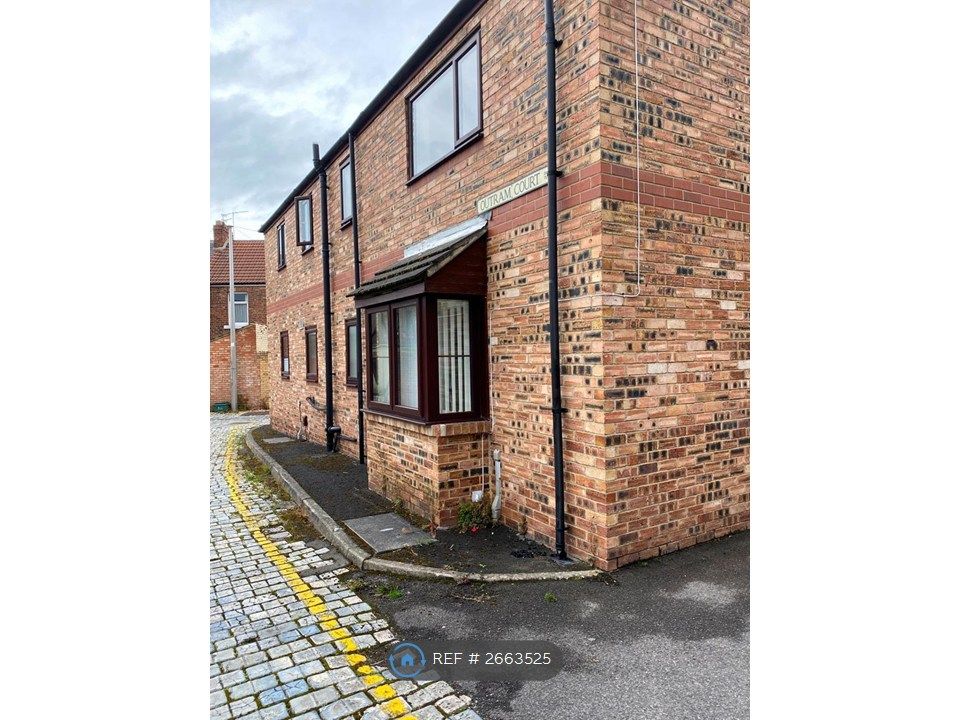 Property photo 1 of 15 Block Of 4 Self Contained Flats Seperate Meters