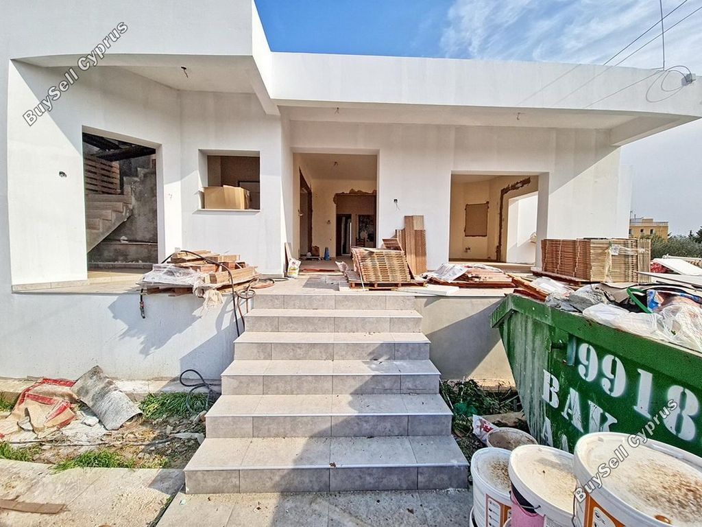 Property photo 2 of 21