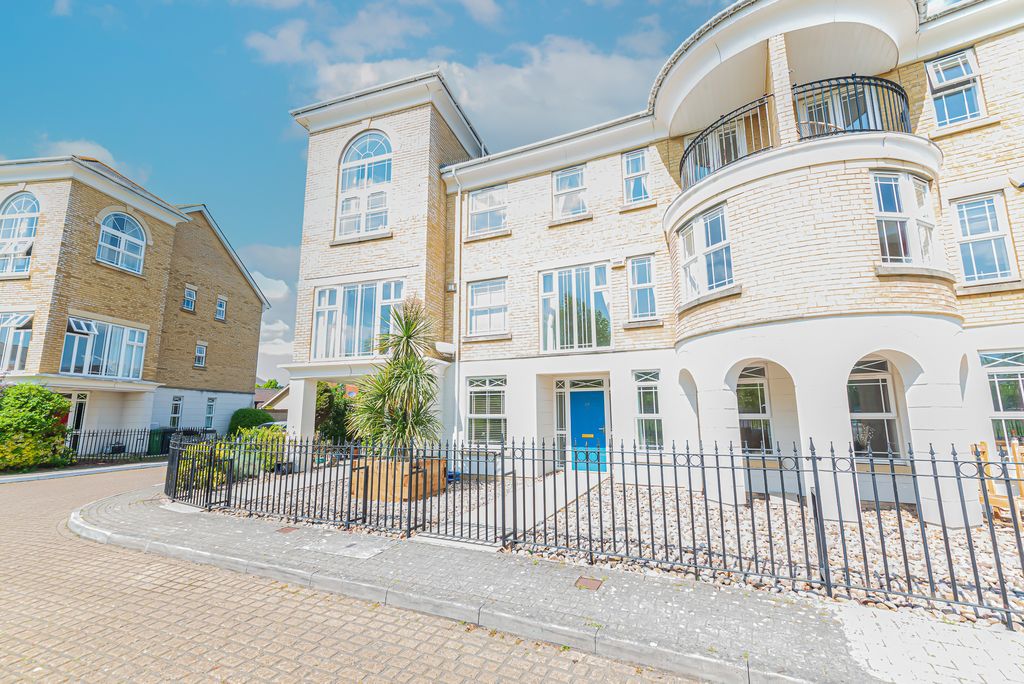 Property photo 1 of 33