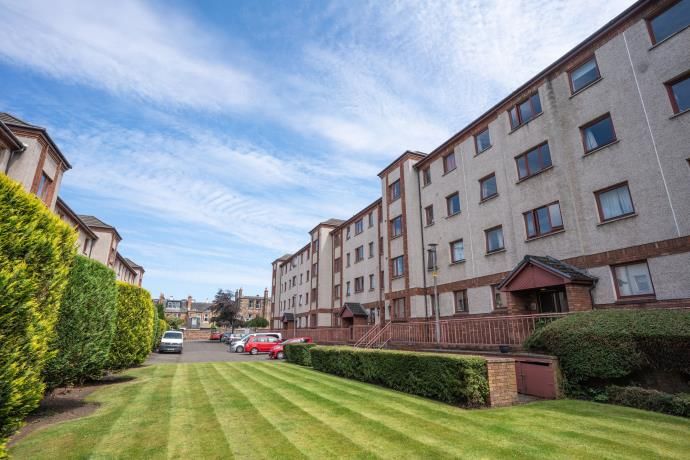 Property photo 2 of 10