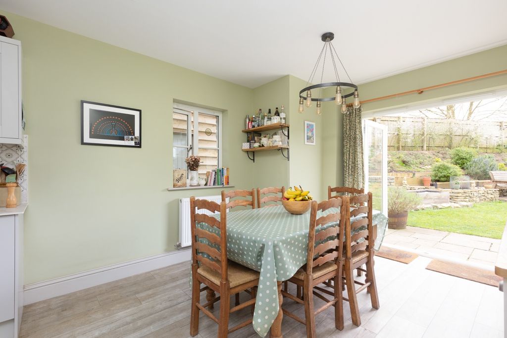 Property photo 3 of 17 4808585