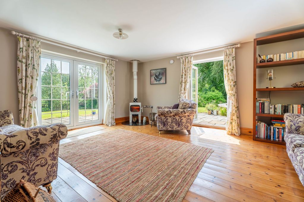 Property photo 2 of 47