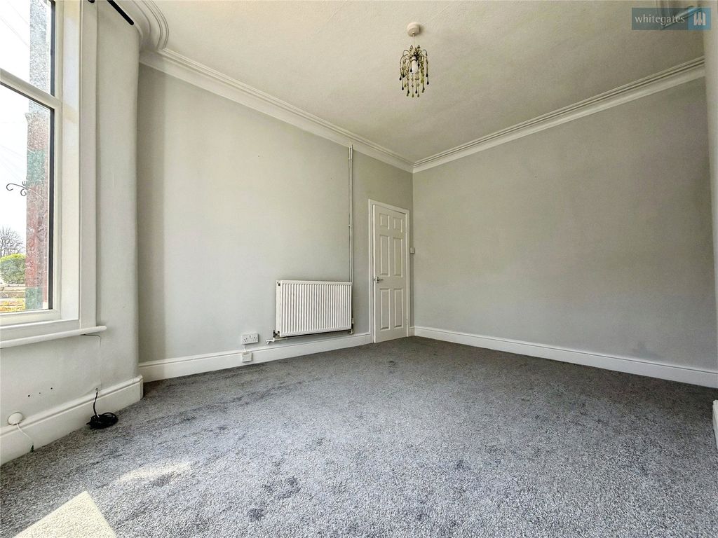 Property photo 3 of 15 Picture No. 18