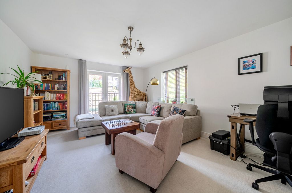 Property photo 2 of 21